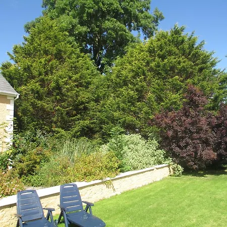 펜션 Tralia Self Catering