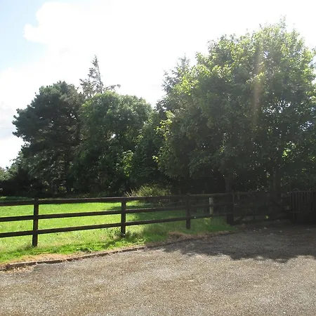 펜션 Tralia Self Catering