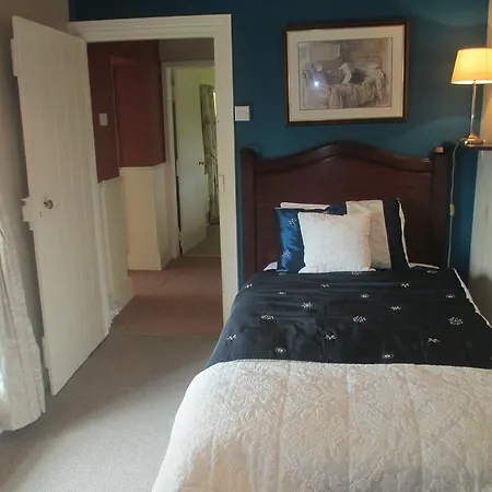 펜션 Tralia Self Catering *