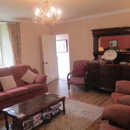 펜션 Tralia Self Catering